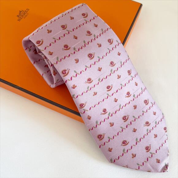HERMES Vintagr Silk Pattern Snail and Butterfly Tie RARE - Picture 8 of 8